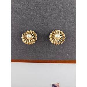 Marvella Gold Tone Pearl Center Sunburst Earrings Screw Back Vintage Old Money